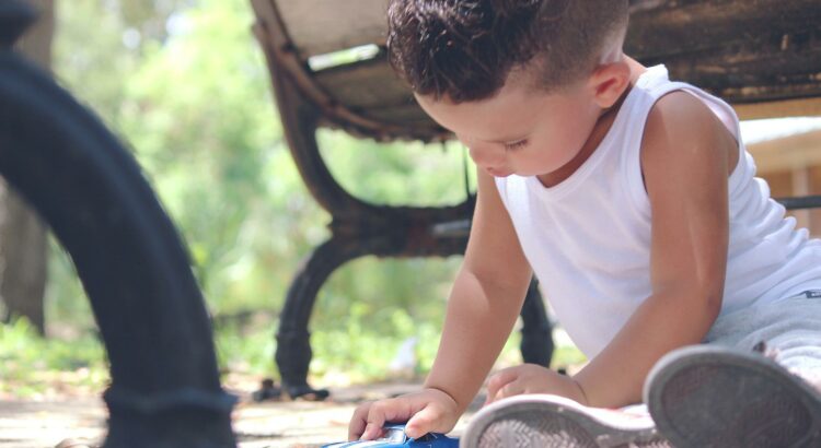 cómo llevar niños en el coche